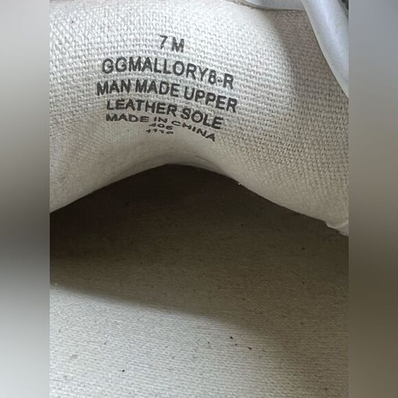 G by Guess Women's Size 7 Lace Up White Sneakers GGMallory5-R - Picture 7 of 7